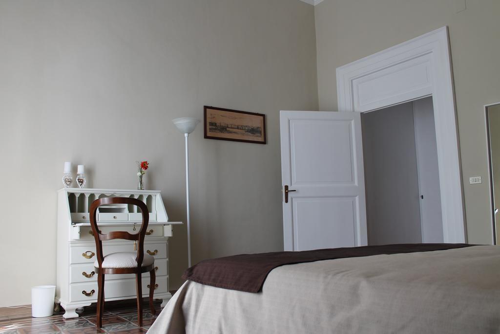 Palazzo Bianchi Domus Holidays Trani Extérieur photo