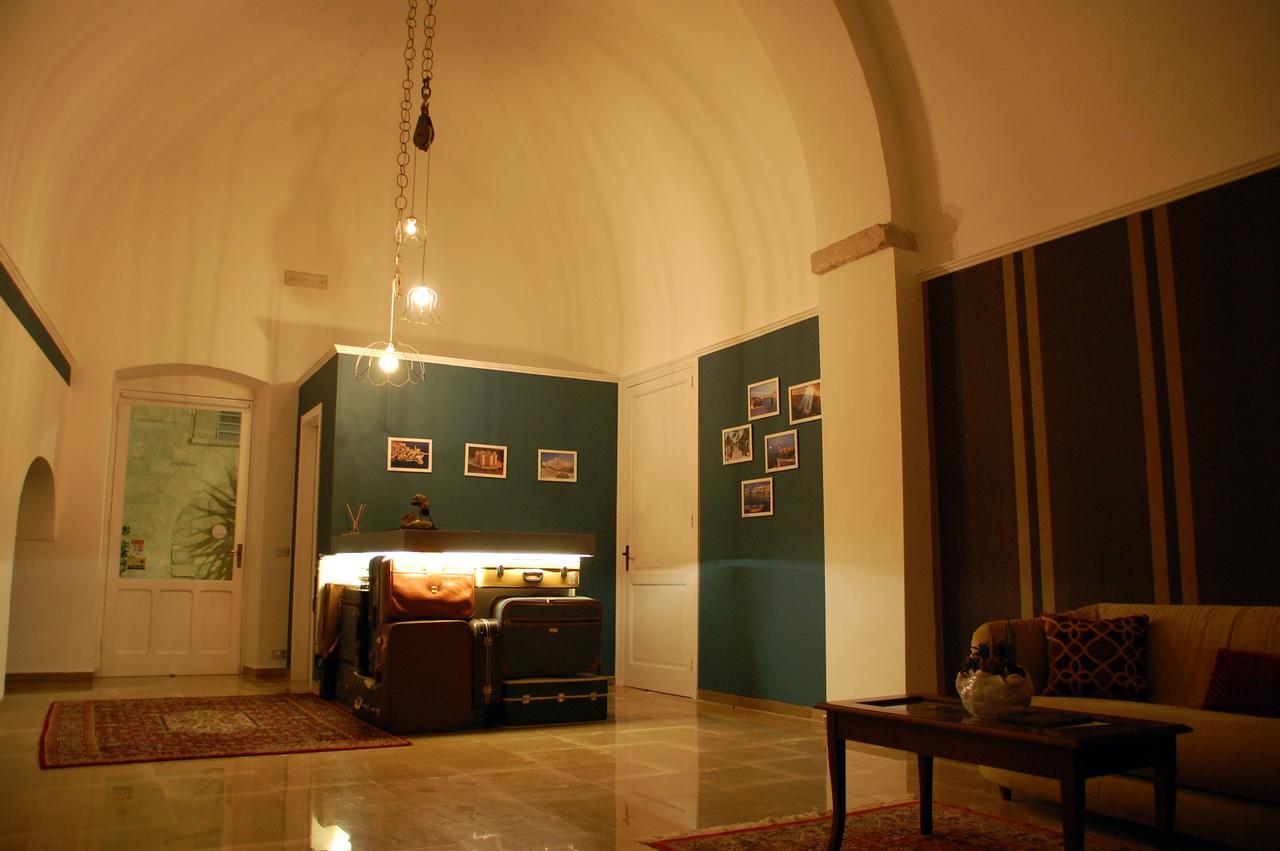 Palazzo Bianchi Domus Holidays Trani Extérieur photo